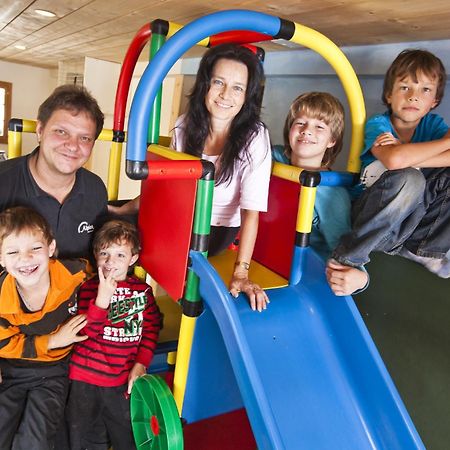 Breíl Familienhotel Alpina מראה חיצוני תמונה