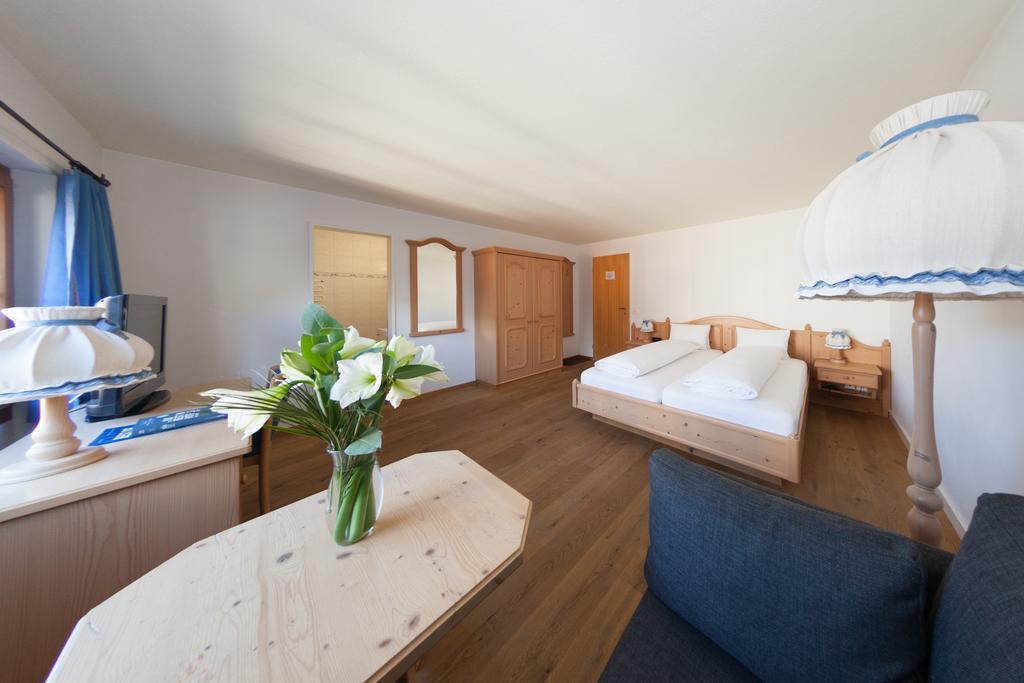 Breíl Familienhotel Alpina מראה חיצוני תמונה